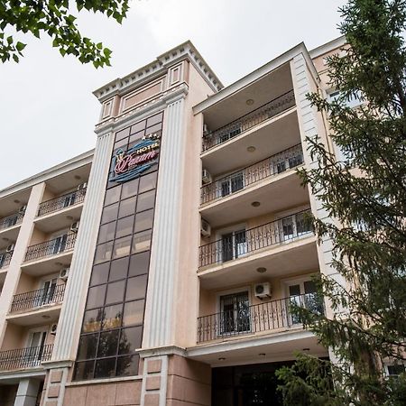 Rakhat Hotel Uralsk Eksteriør bilde