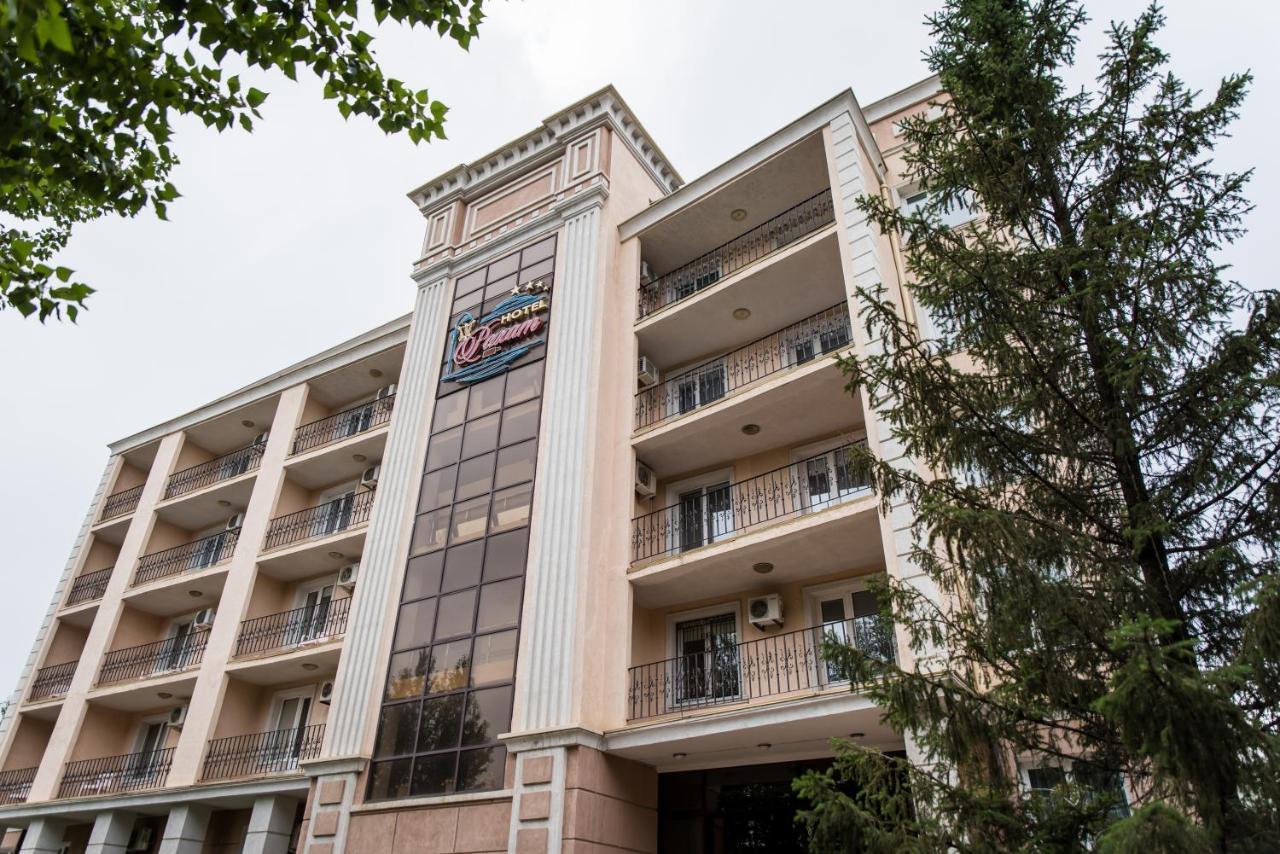 Rakhat Hotel Uralsk Eksteriør bilde