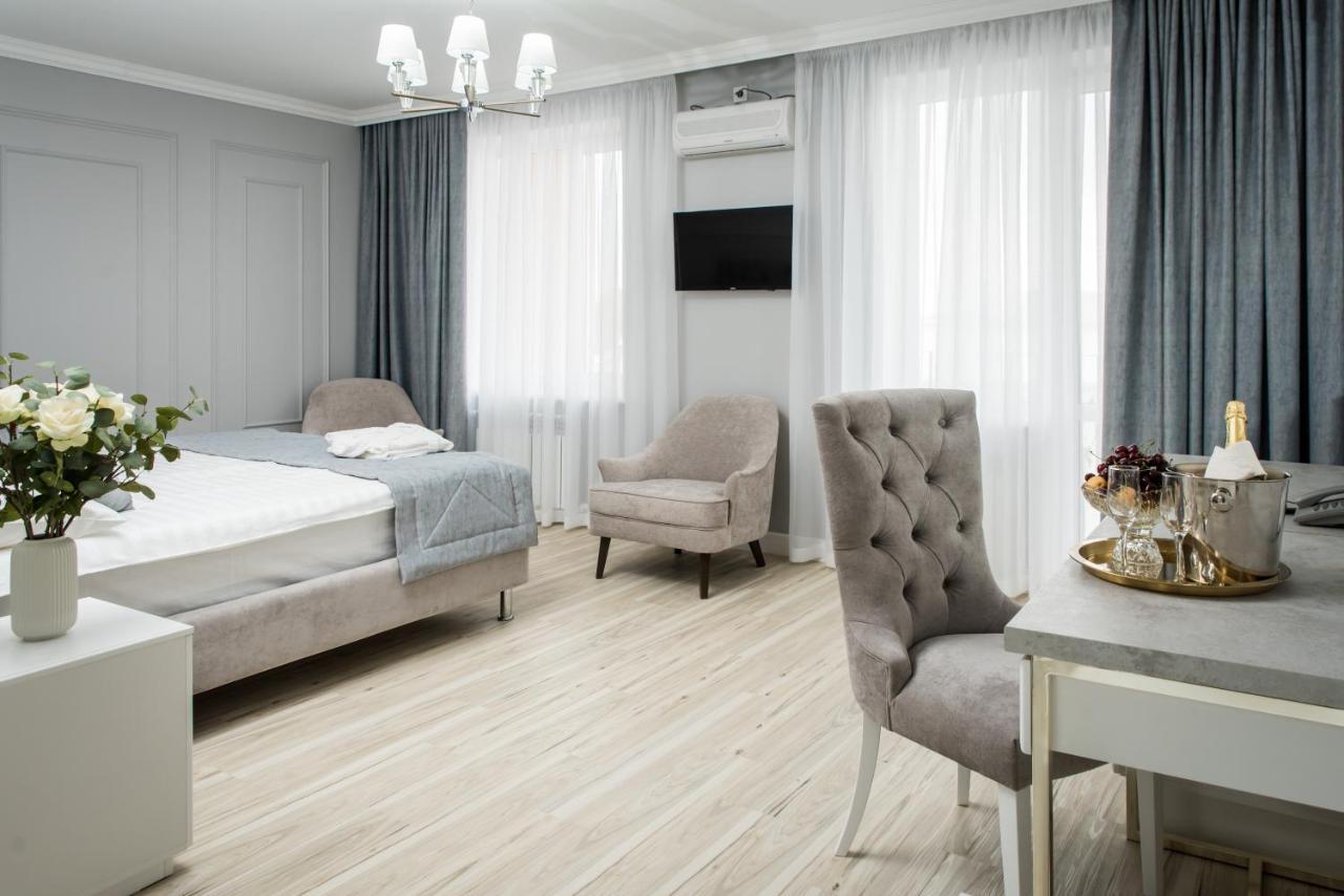Rakhat Hotel Uralsk Eksteriør bilde