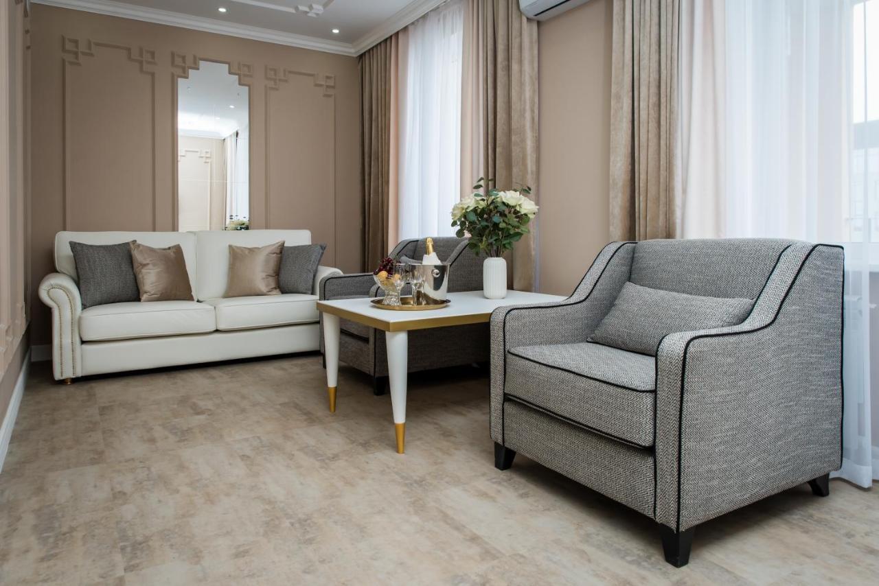 Rakhat Hotel Uralsk Eksteriør bilde