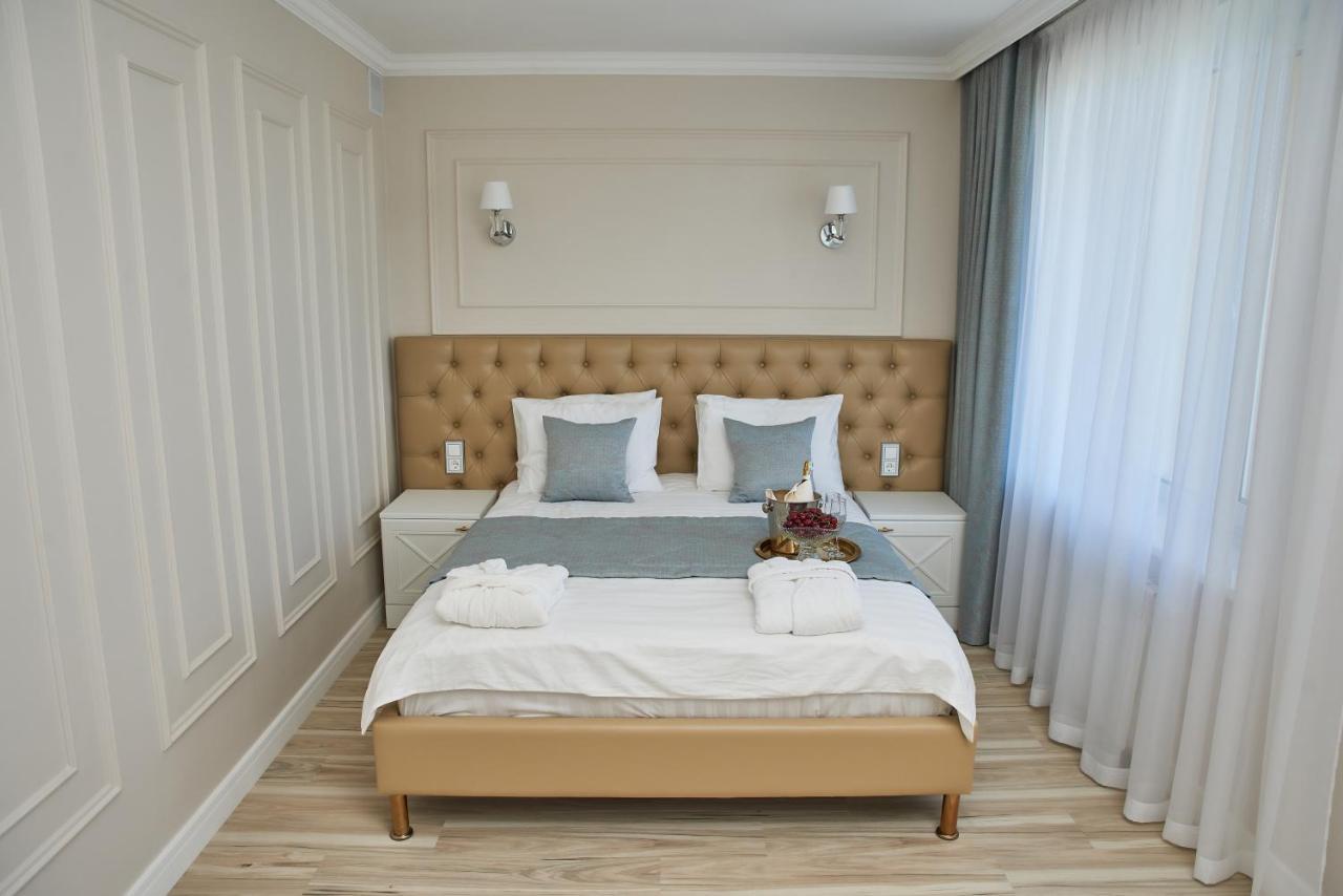Rakhat Hotel Uralsk Eksteriør bilde