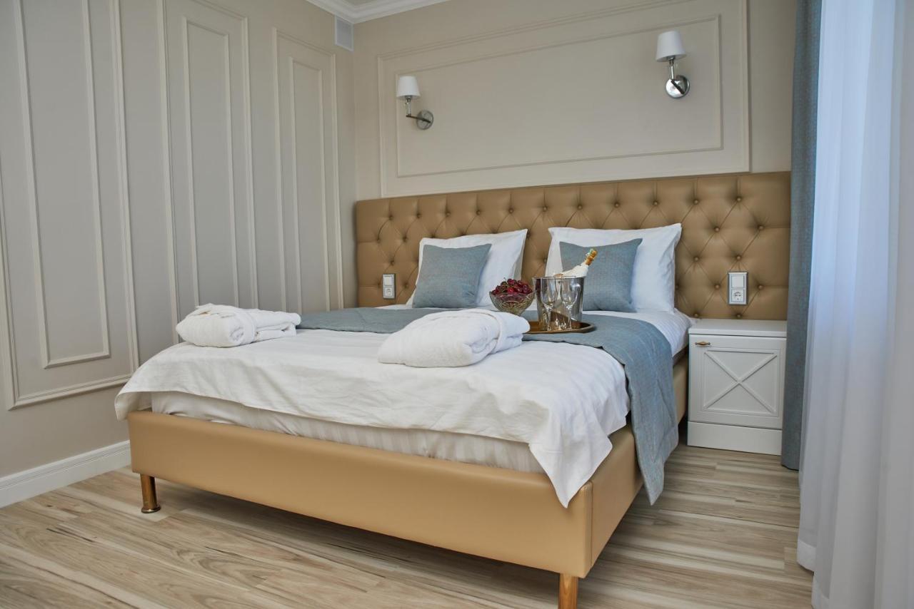 Rakhat Hotel Uralsk Eksteriør bilde