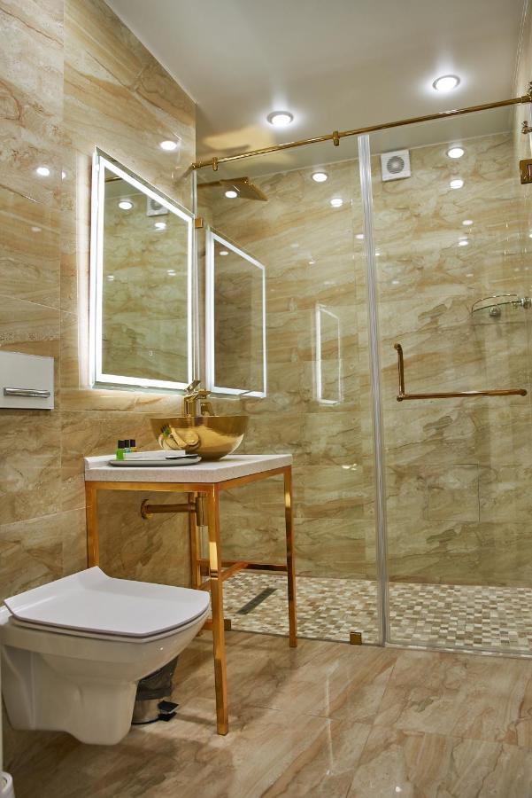 Rakhat Hotel Uralsk Eksteriør bilde
